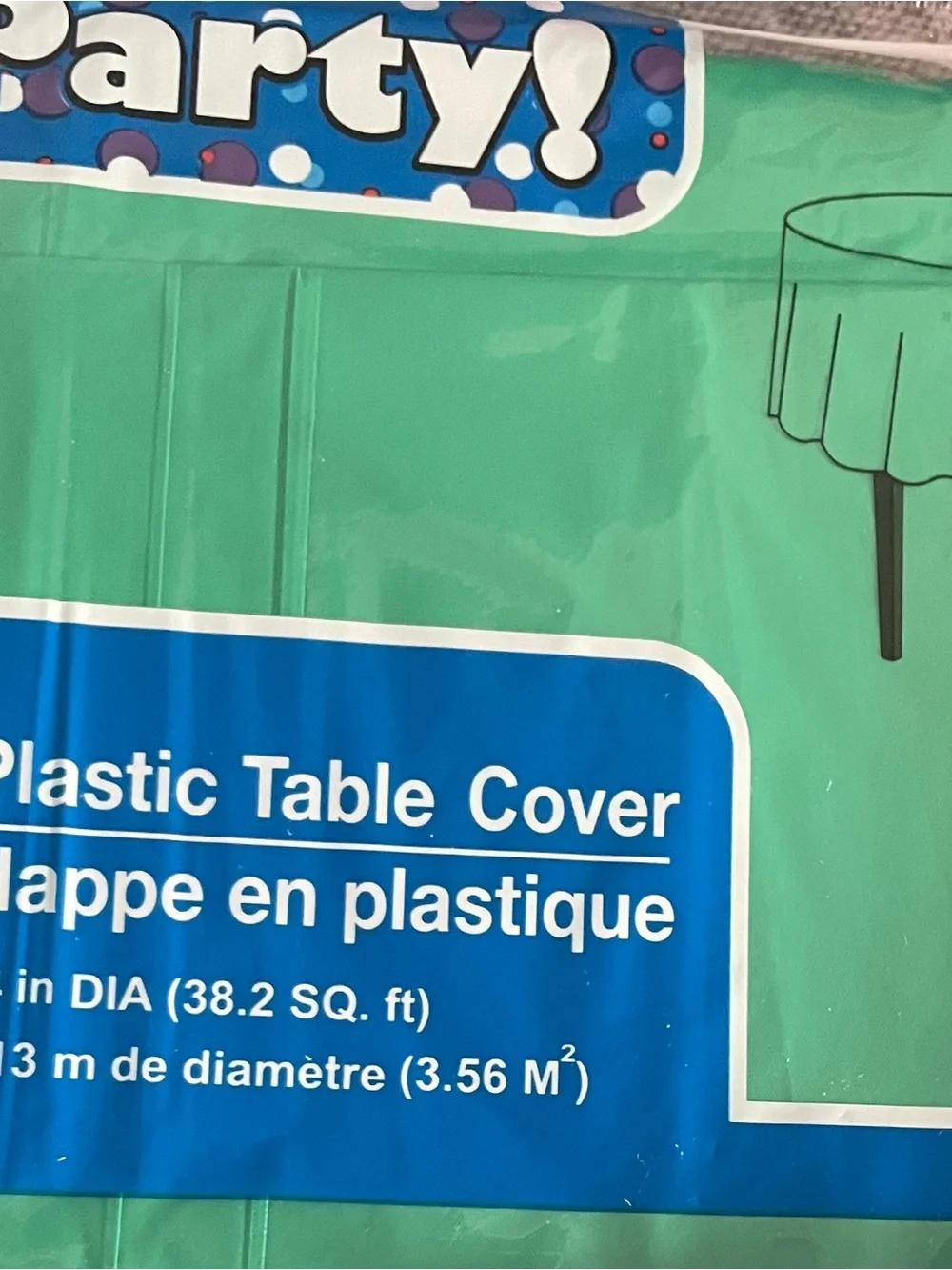 Green Disposable Plastic Table Covers & Crepe Streamer Pack